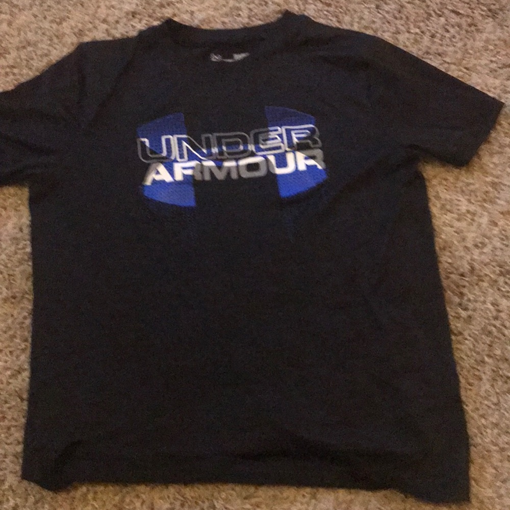 Under Armour shirt boy large